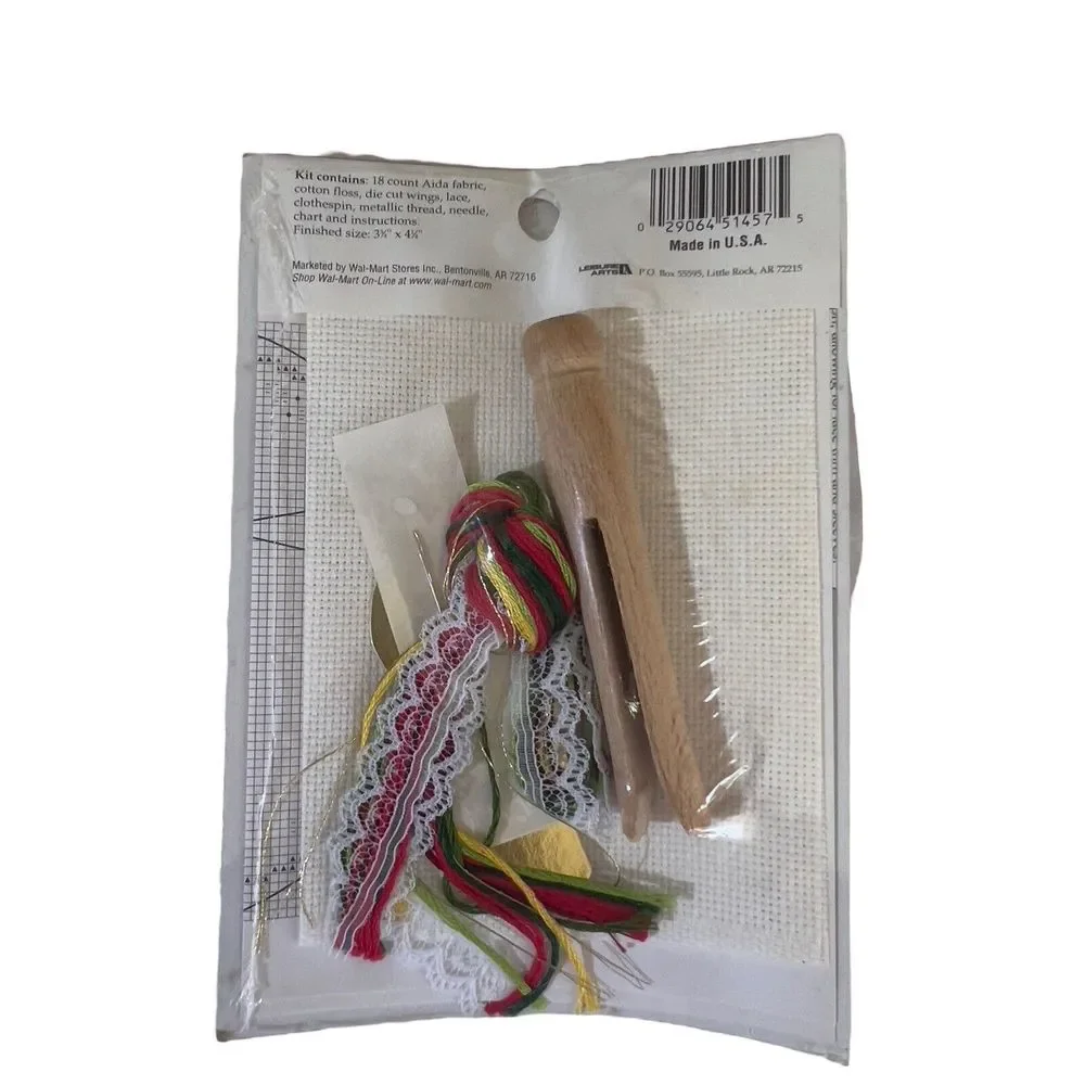 VTG Holiday Time Christmas Angels Wreath Cross Stitch Kit #351457 Pin Ornament‎